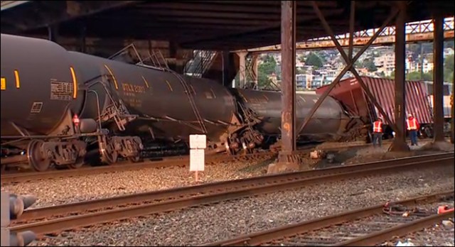 Seattle_train_derailment_660